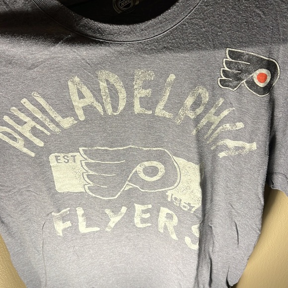 NHL Men’s Philadelphia Flyers Established 1967 Tee Color Gray Size XL - Picture 2 of 4